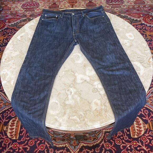 Levi’s 513™ Slim Straight Lightweight Jeans - Picture 2 of 12